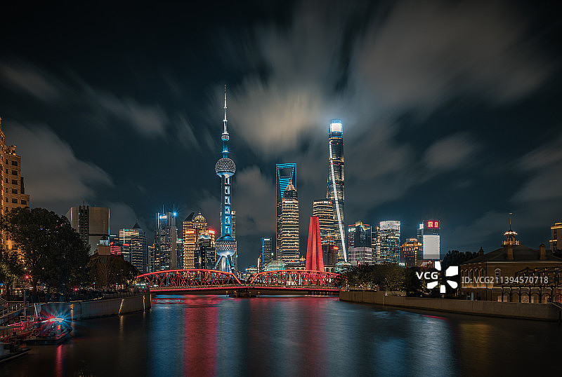 外滩流云图片素材