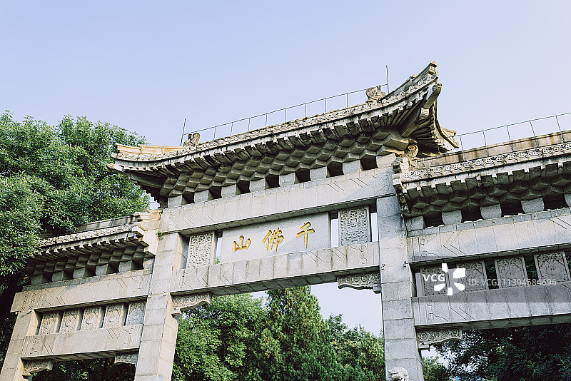 济南千佛山牌坊图片素材