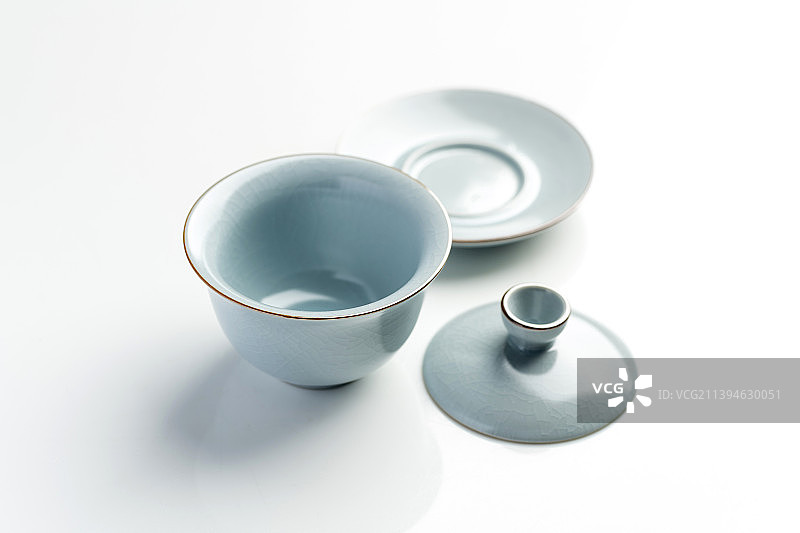 传统茶具汝瓷三才杯盖碗茶杯特写图片素材