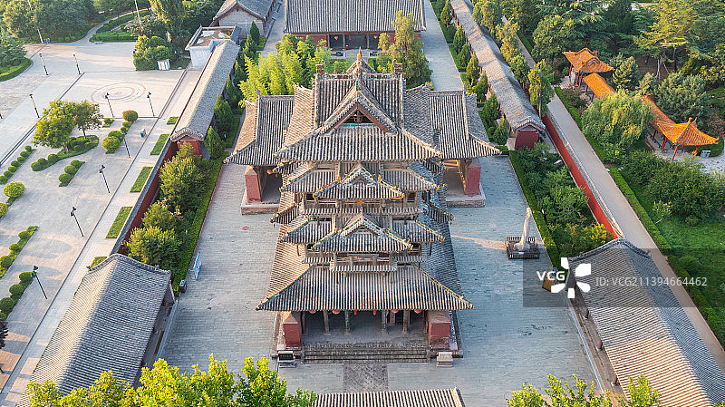 2022年7月30日，航拍山西省万荣县东岳庙飞云楼建筑风光。图片素材