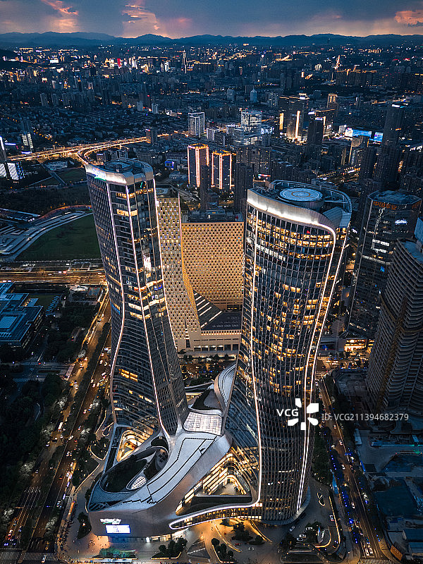 杭州来福士夜晚图片素材