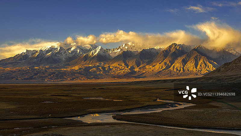 慕士塔格峰图片素材