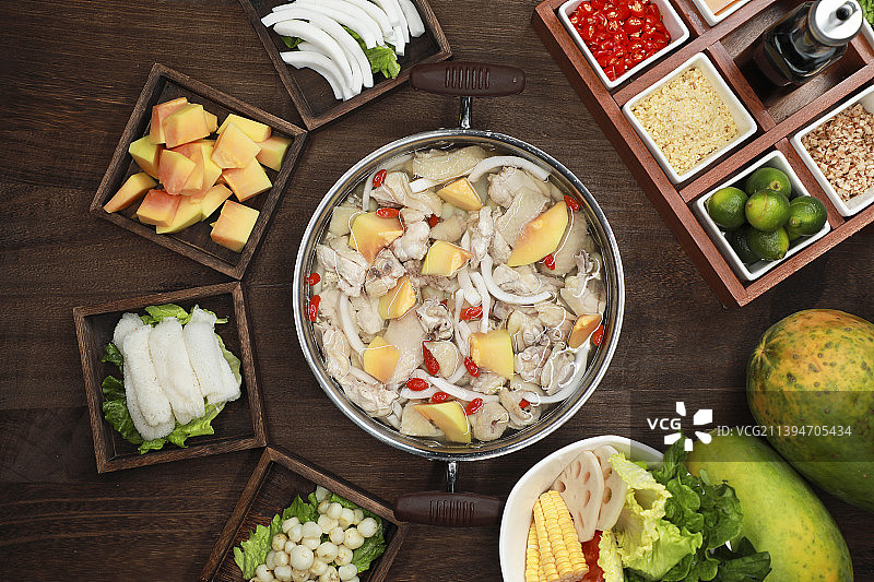 美味的海南椰子鸡汤图片素材