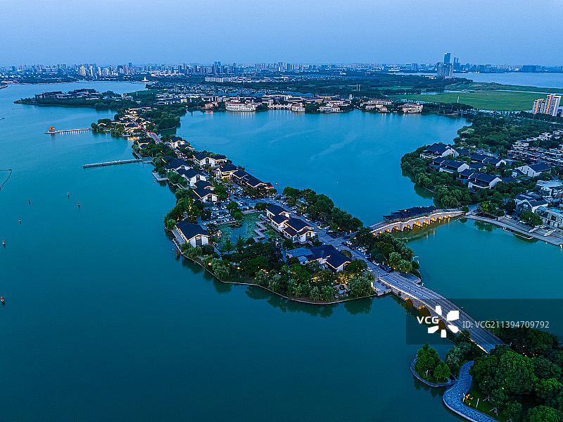 江苏苏州金鸡湖景区航拍，李公堤图片素材