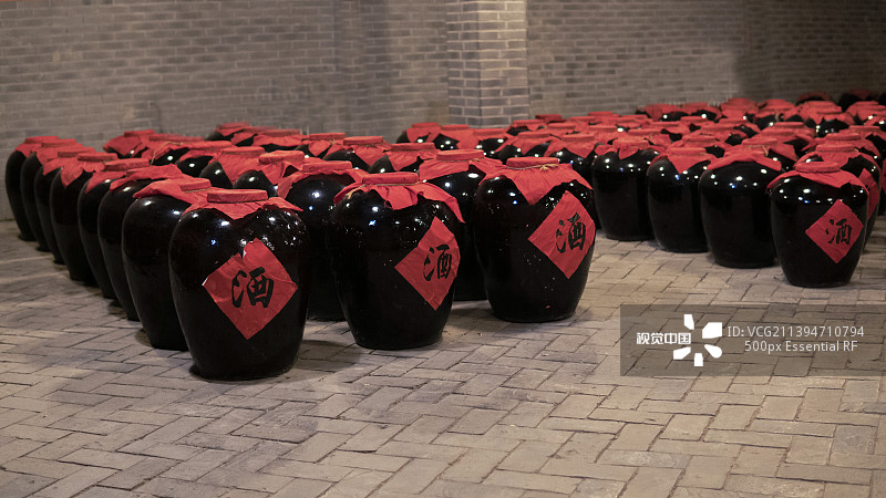 酒坊地窖精酿酿造酒水五粮液女儿红酒宣传图片素材