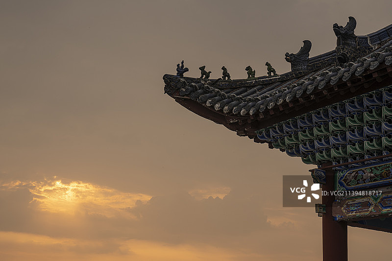 日出时分的襄阳古城图片素材