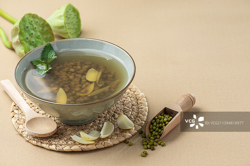 百合莲子绿豆汤图片素材