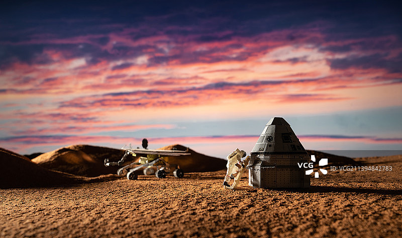 宇航员建立空间站图片素材
