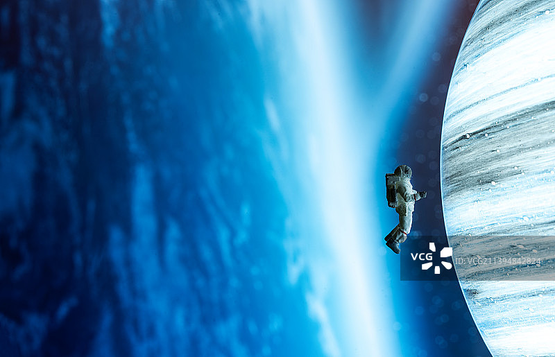 宇航员遨游外太空图片素材