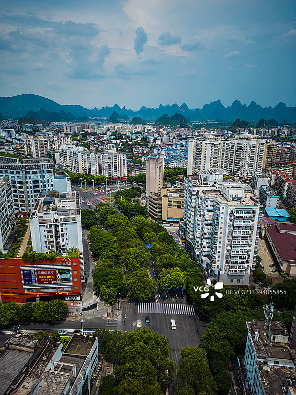 竖屏航拍广西桂林七星区三里店周边建筑图片素材