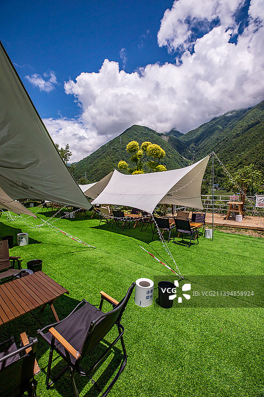 藏区露营的帐篷图片素材