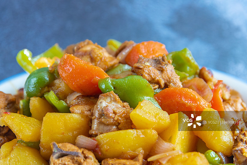 特色美食新疆大盘鸡图片素材