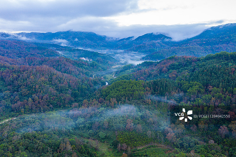 五指山云影图片素材