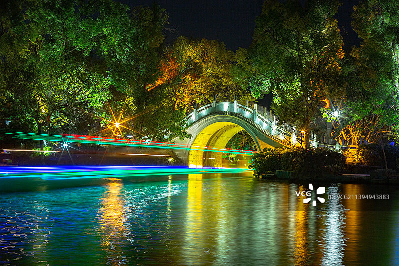 广西桂林榕湖公园夜景图片素材