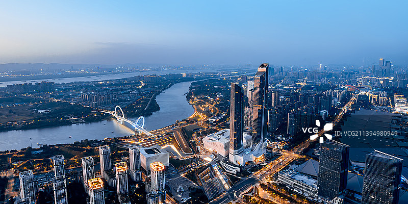 中国江苏南京南京青奥中心和南京眼大桥城市天际线航拍夜景图片素材