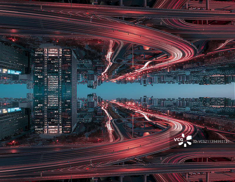 赛博朋克城市风光地标建筑高架夜景图片素材