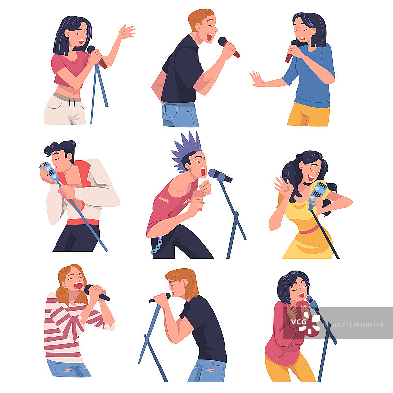 歌手和音乐家用麦克风表演音乐图片素材