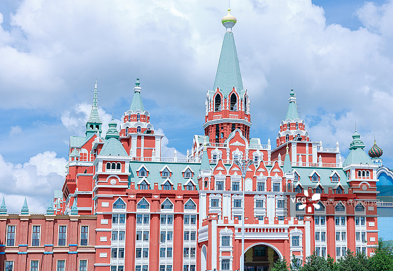 阴天满洲里套娃酒店俄罗斯风格建筑物外观图图片素材