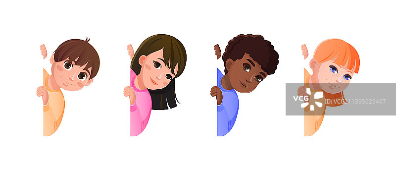 从墙后窥视的小男孩和小女孩图片素材