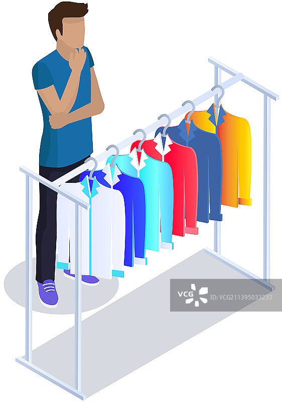 在商店里选择男士服装图片素材