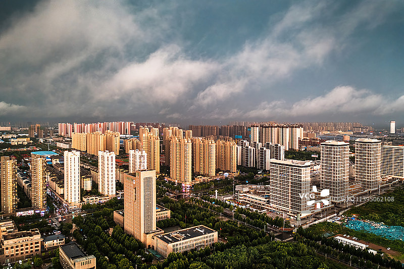 暴风雨过后的城市 河南 郑州 荥阳图片素材