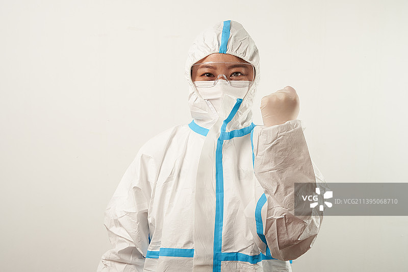 穿防护服的医护人员图片素材