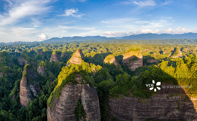 夏天湖南万佛山森林丹霞地貌日落自然风光图片素材