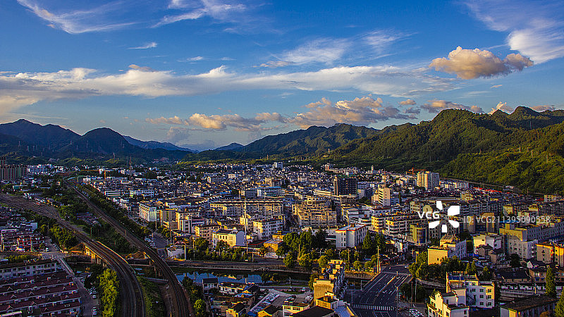 绩溪的黄昏时分图片素材