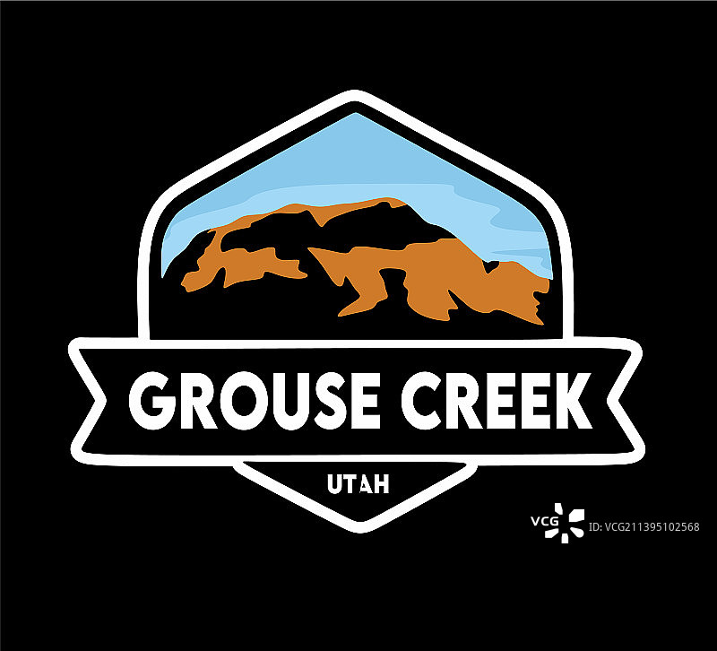 山脉轮廓背景下的松鸡溪图片素材