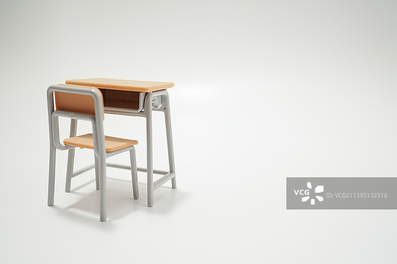 白色背景上的小椅子特写图片素材