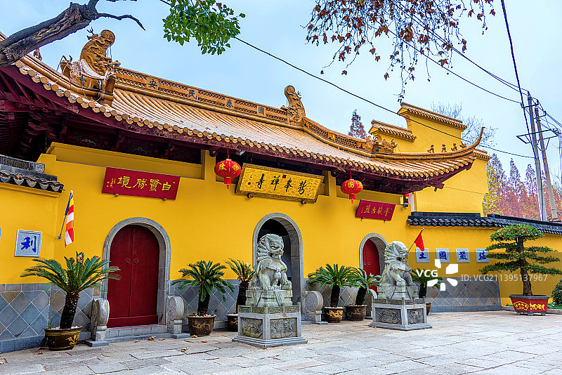 中国江苏南京白鹭洲公园鹫峰寺图片素材