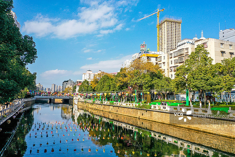 航拍云南昆明盘龙江 昆明金牛公园图片素材