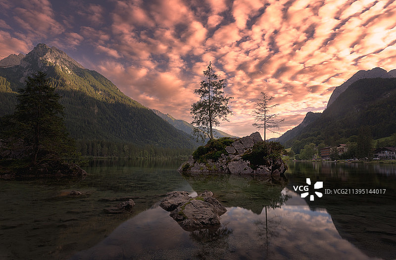 德国贝希特斯加登拉姆绍辛特湖湖光山色图片素材