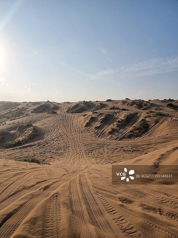 沙漠映衬天空的风景图片素材