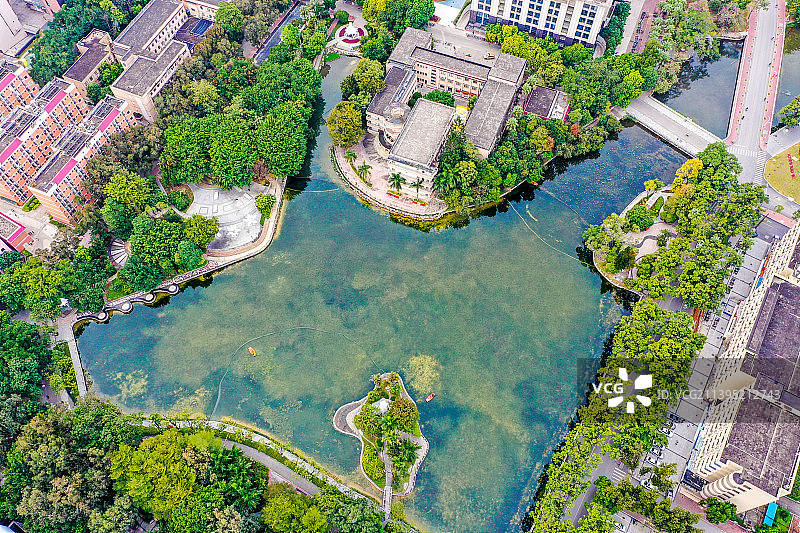 航拍广西大学校园风光 碧云湖湖泊水系  广西壮族自治区南宁市西乡塘区图片素材