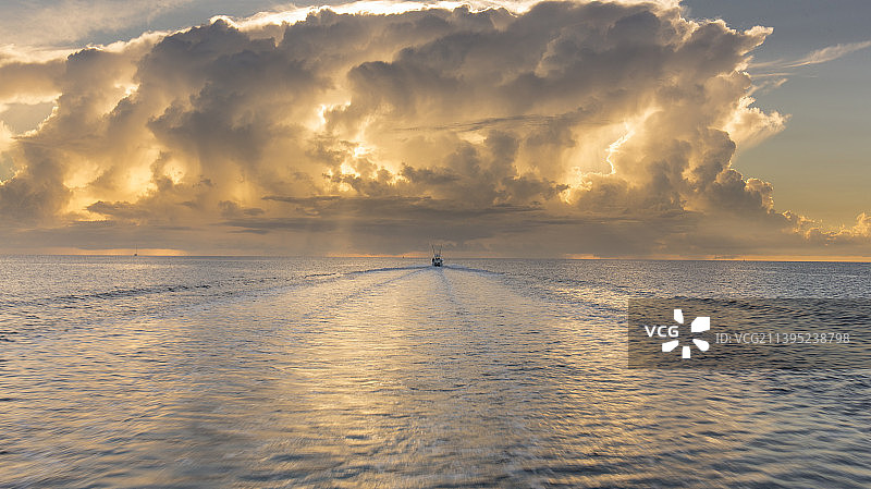 佛罗里达州劳德代尔堡海岸附近的快艇图片素材