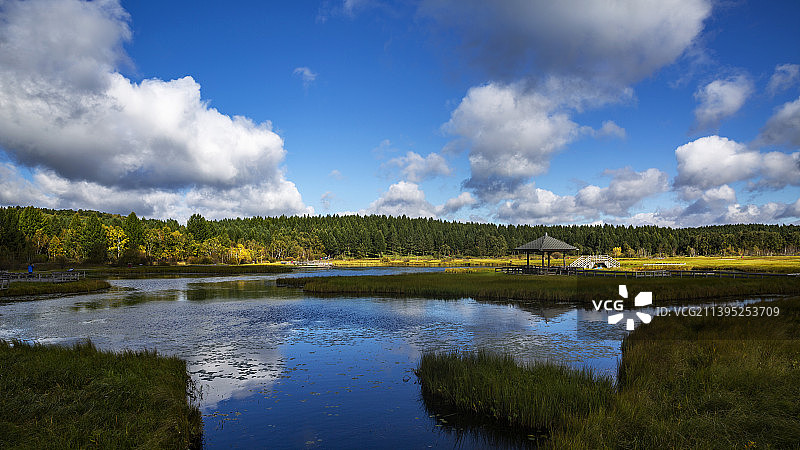 白云印湖图片素材