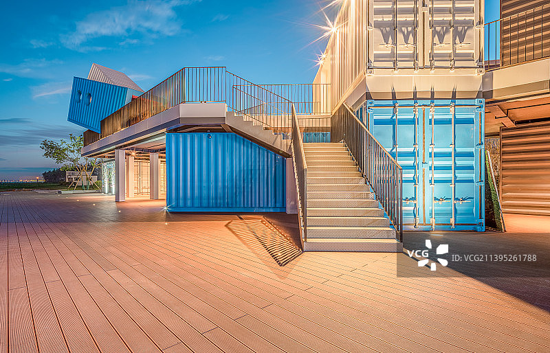 集装箱建筑广场夜景图片素材