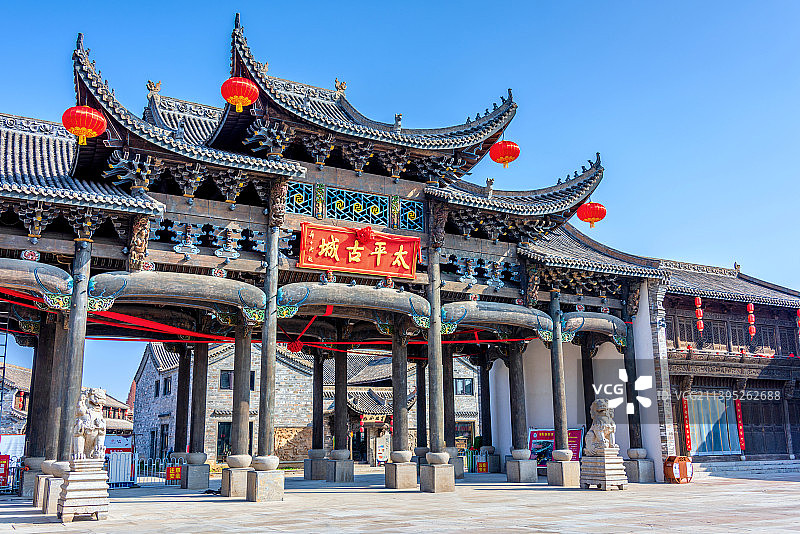 中国安徽滁州全椒县太平古城雕花门楼图片素材