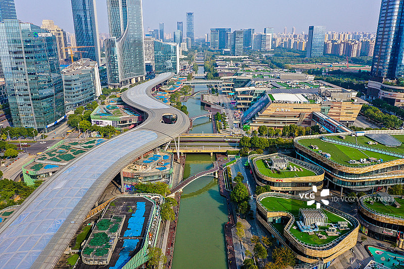 航拍江苏苏州圆融时代广场及周边商圈 圆融天幕街区图片素材