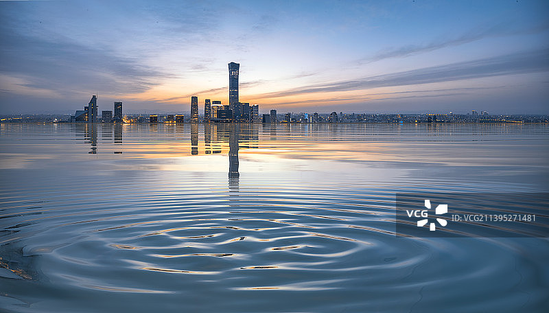 北京黄昏日落城市天际线建筑经济金融区图片素材