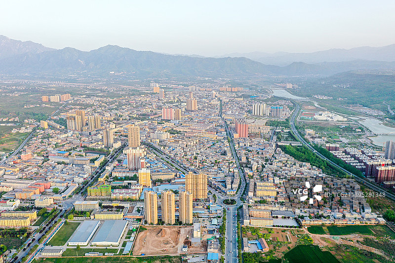 航拍陕西省西安市蓝田县县城风光图片素材