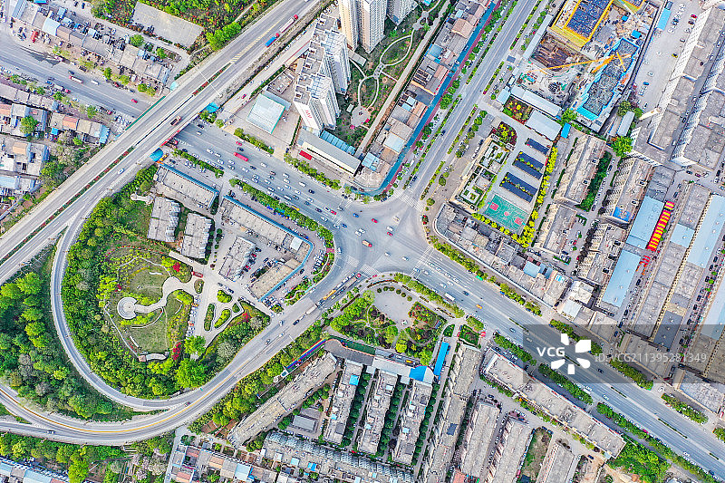 航拍陕西省西安市蓝田县县城风光图片素材