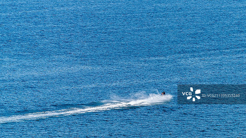 海上船只的高角度视图图片素材