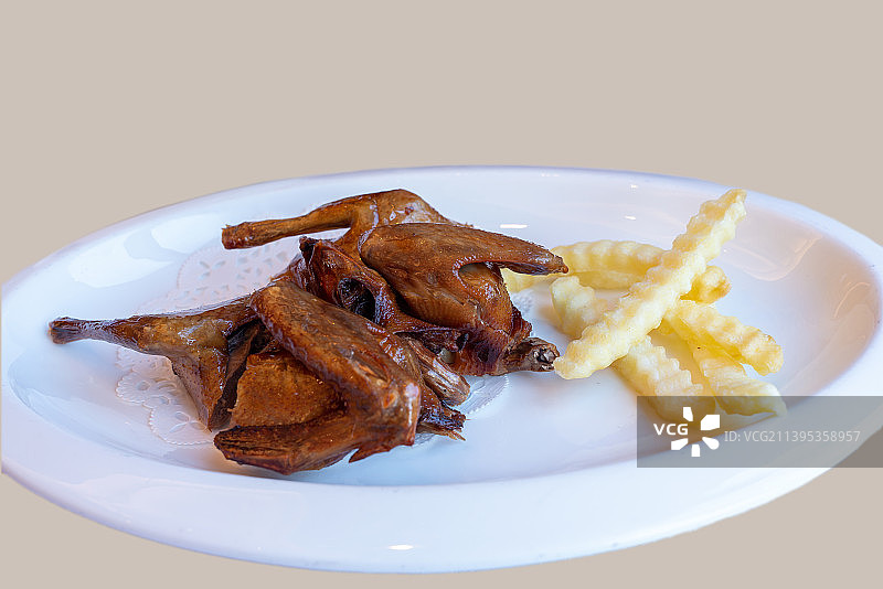 广式茶点-脆皮乳鸽图片素材