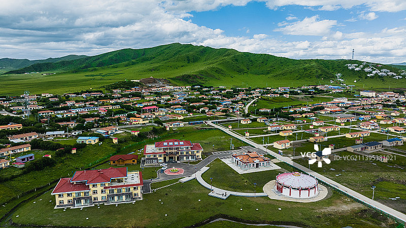 红原藏牧民定居点图片素材