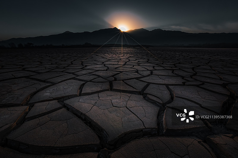龟裂的土地图片素材