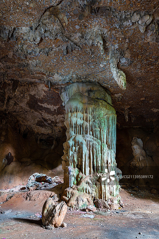 云南省玉溪市易门县马头山仙人洞图片素材