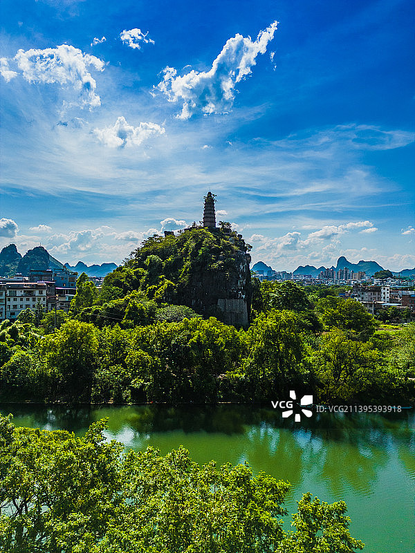 竖屏航拍桂林穿山公园塔山风光图片素材