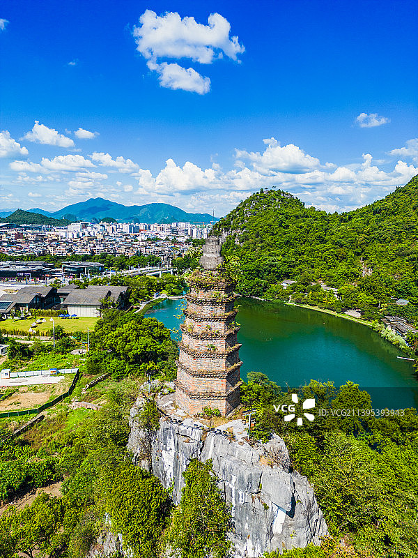 竖屏航拍桂林穿山公园塔山风光图片素材